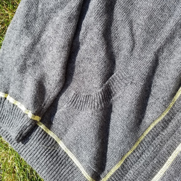 Hooded sweater - Picture 4 of 4